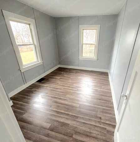 928 Burleigh Ave - Photo 4 of 9