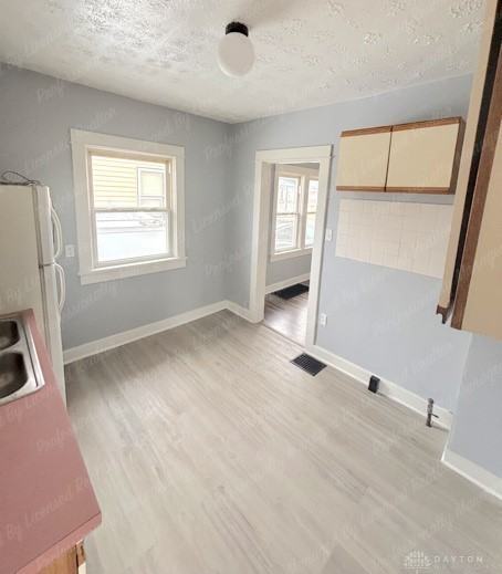 928 Burleigh Ave - Photo 5 of 9