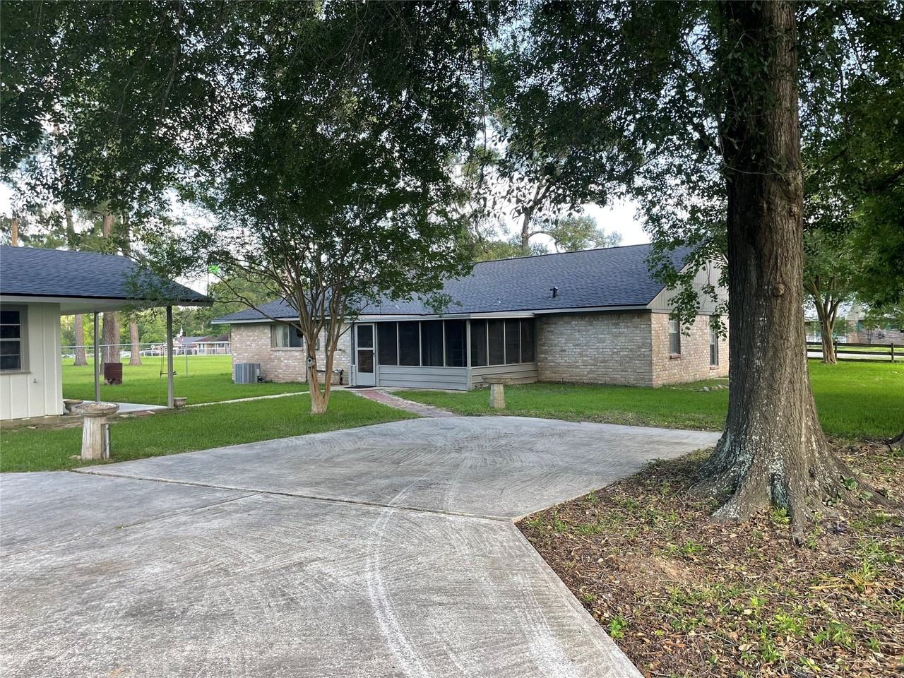 16526 Walnut Springs Ln - Photo 3 of 21