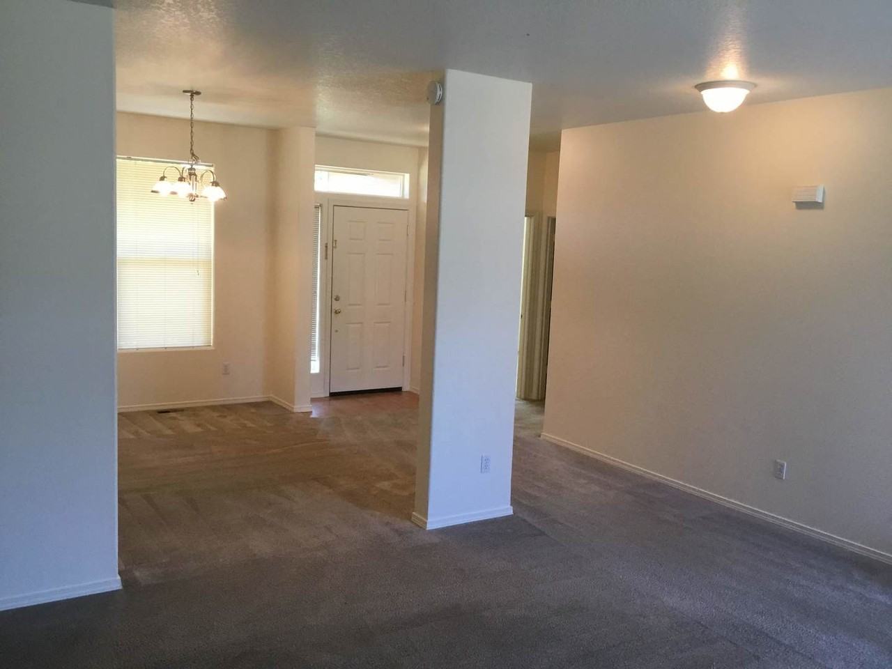 1080 Heathrow Dr - Photo 2 of 24