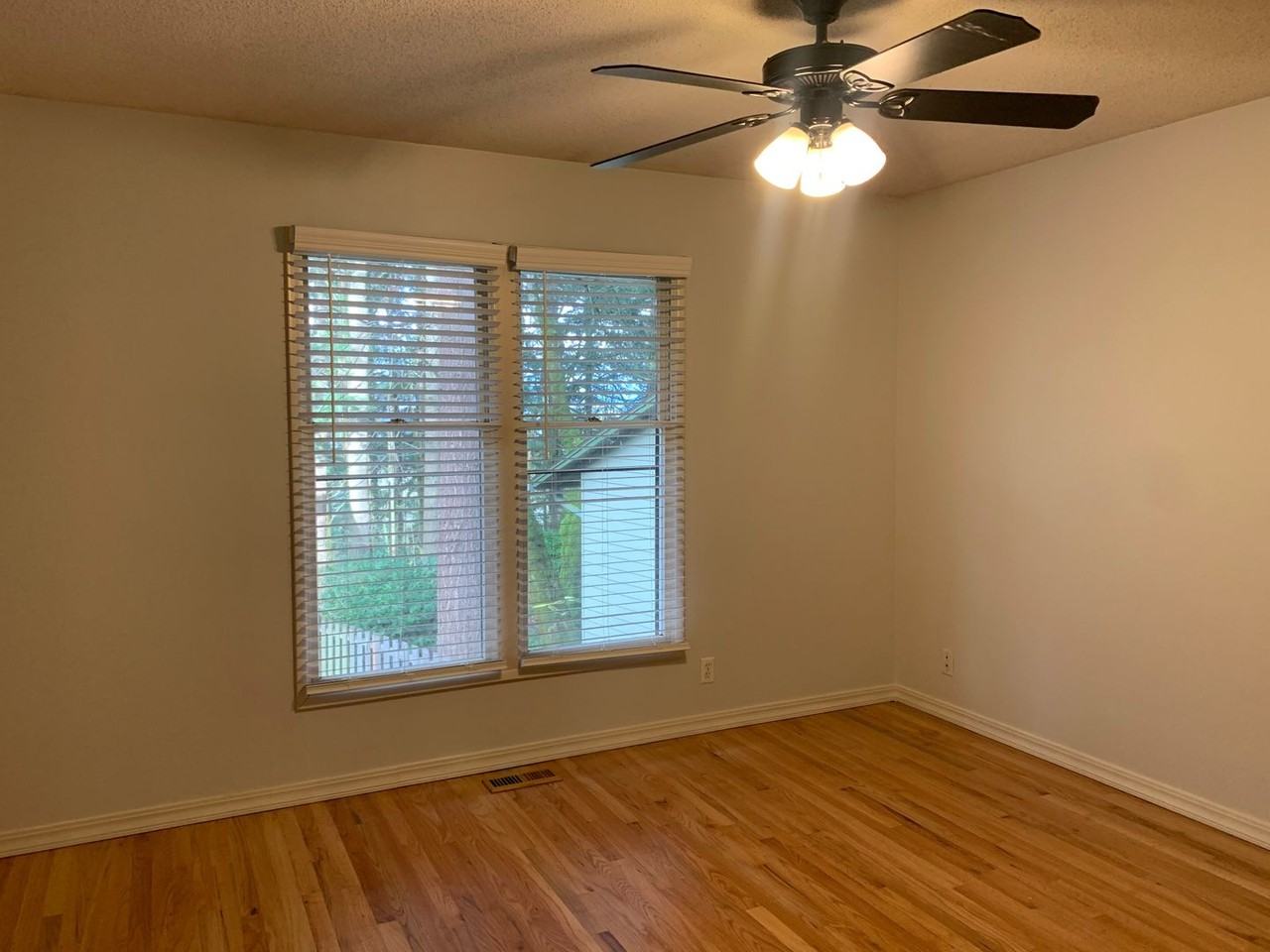 1161 Larch St - Photo 6 of 11