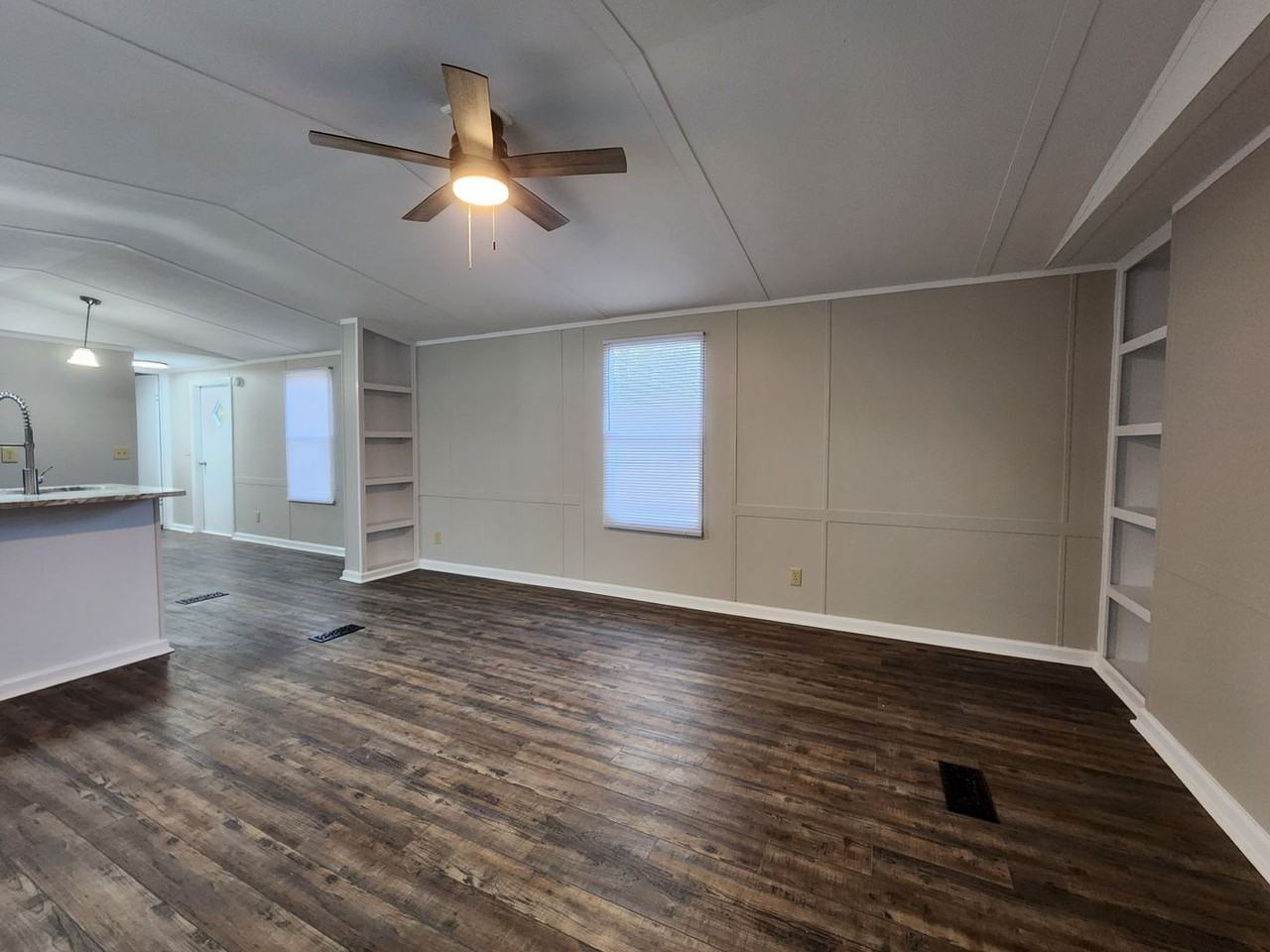 110 Poston Dr - Photo 6 of 31