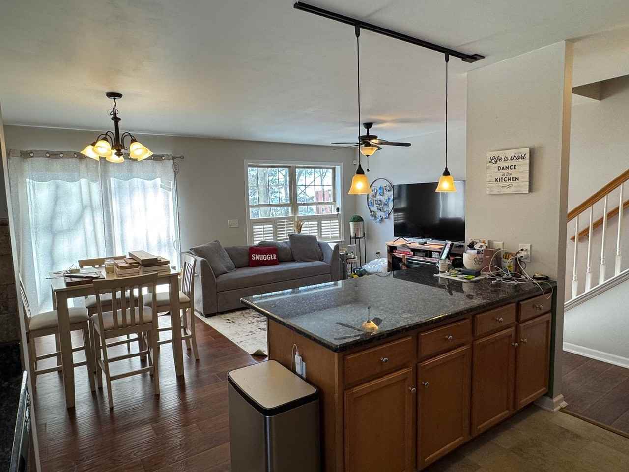 285 Cedar Holw - Photo 3 of 26