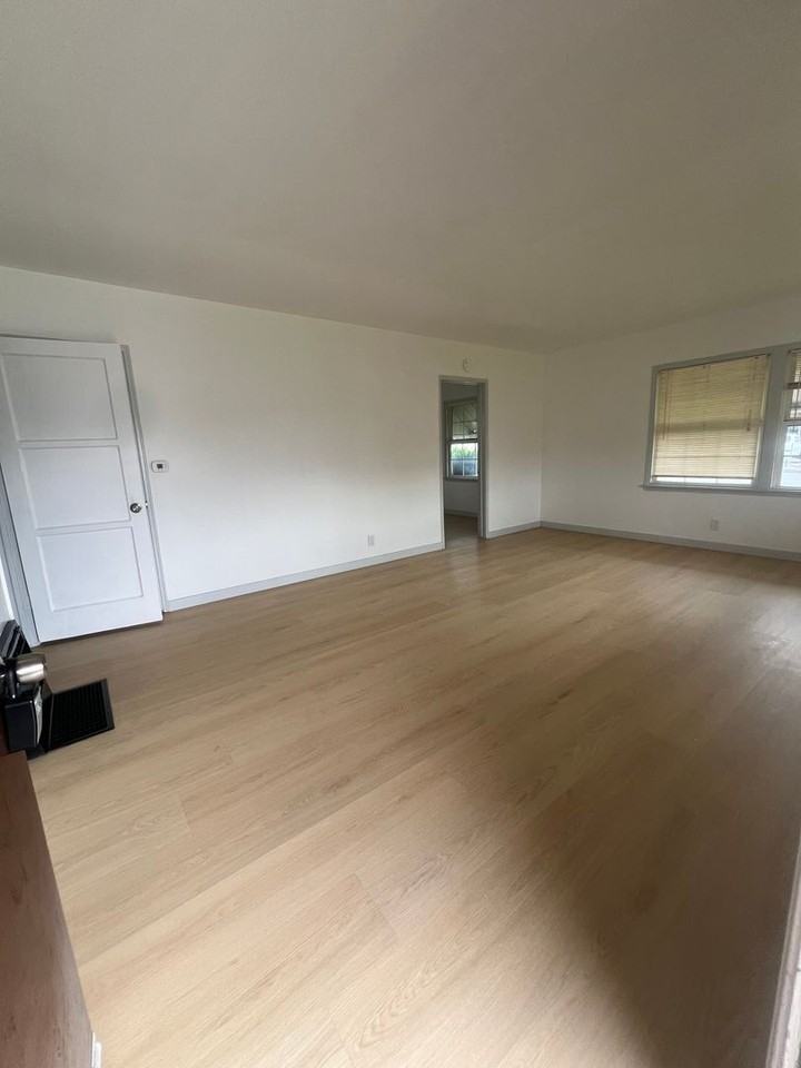 2115 S Garfield Ave - Photo 4 of 14