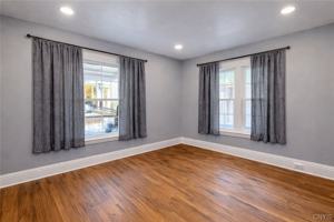 featured image of 15 School St