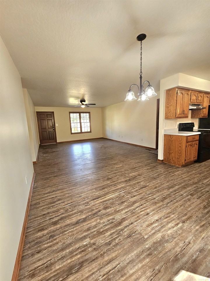 1302 Stafford St - Photo 2 of 5