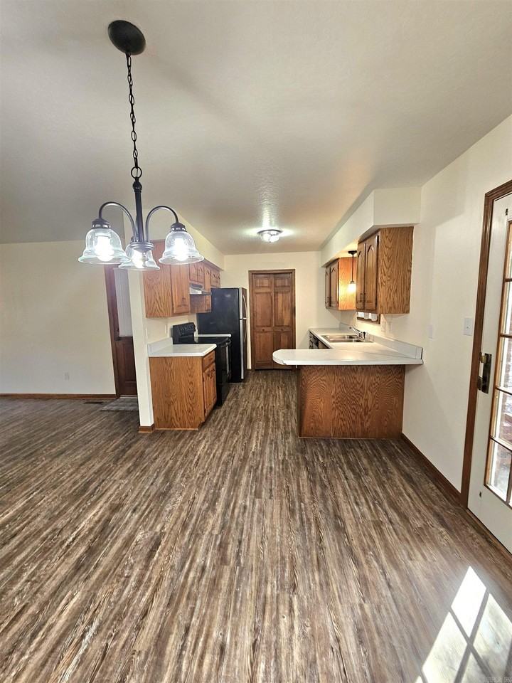 1302 Stafford St - Photo 4 of 5