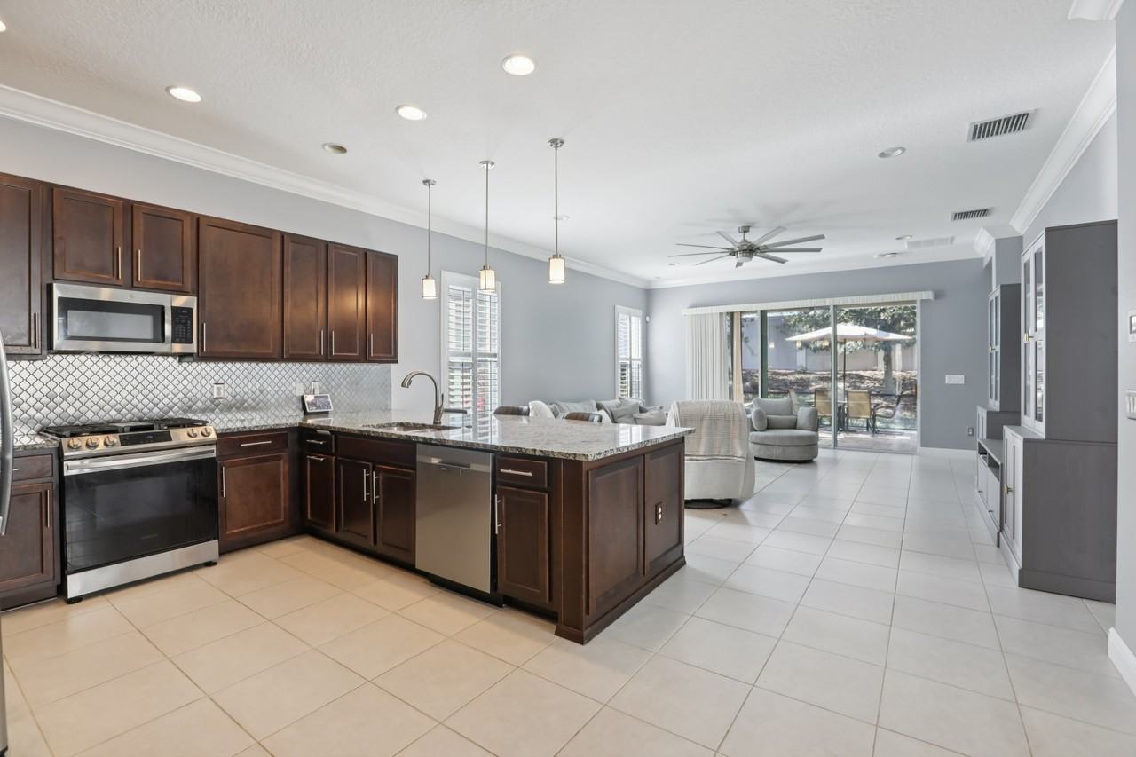 2837 Tarragona Way - Photo 5 of 35