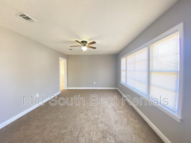 520 Gardenia Ave - Photo 3 of 14