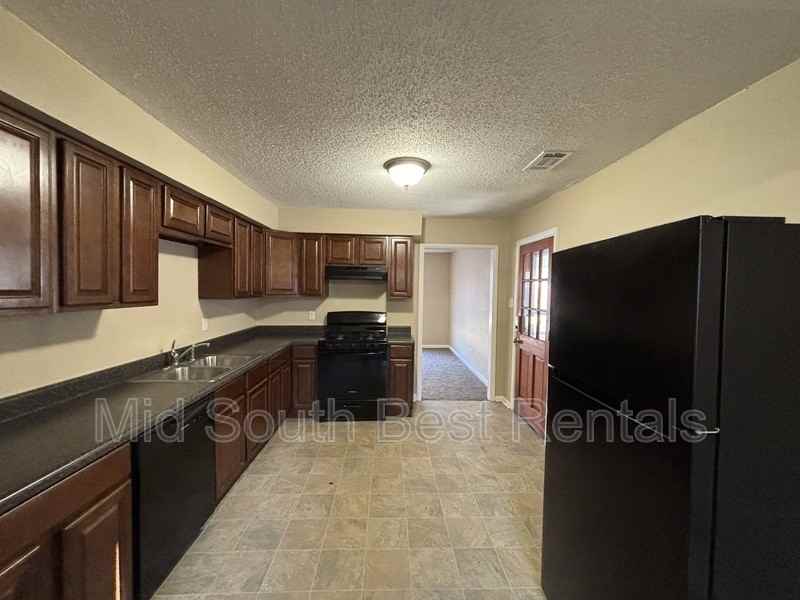 35 Sheffield Dr - Photo 3 of 16