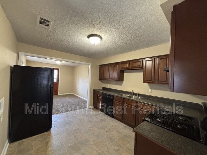 35 Sheffield Dr - Photo 4 of 16