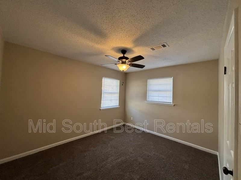 35 Sheffield Dr - Photo 5 of 16