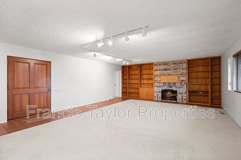 2250 Vista Grande Dr - Photo 5 of 29