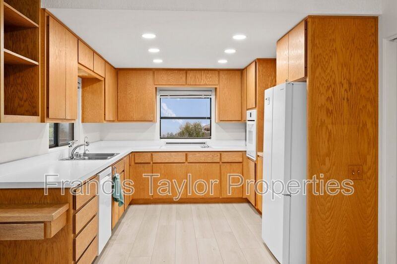 2250 Vista Grande Dr - Photo 6 of 29