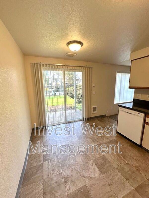 1825 Kingsley Rd #27 - Photo 6 of 11