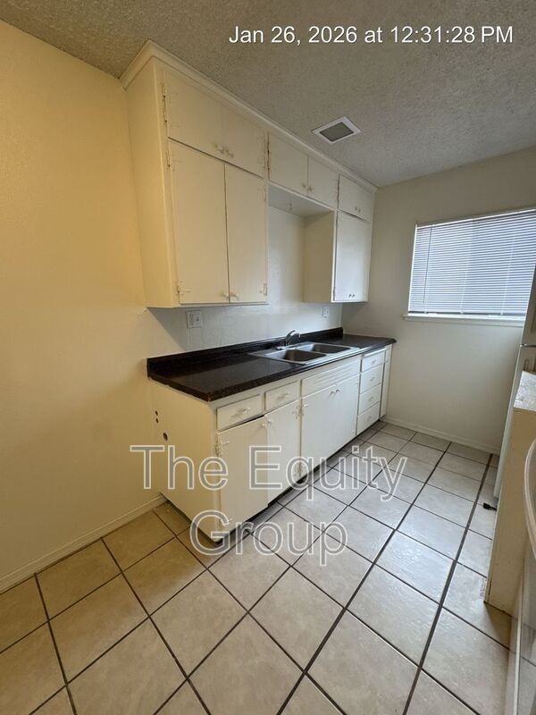 2012 North Ave #D - Photo 4 of 19