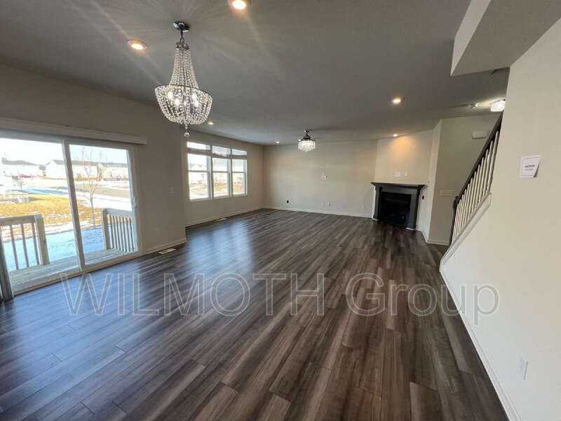 5374 Noble Crossing Pkwy W - Photo 2 of 37