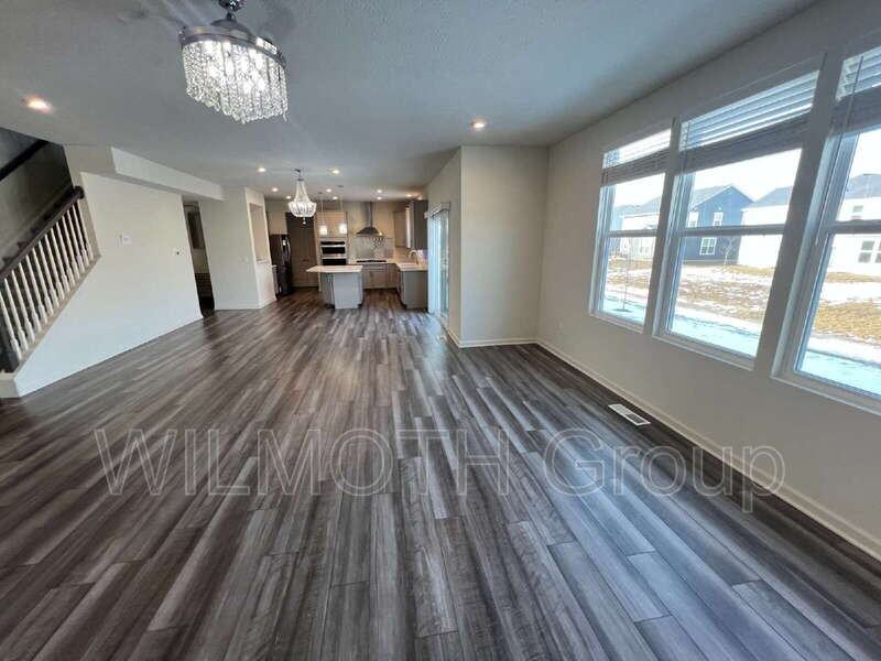 5374 Noble Crossing Pkwy W - Photo 4 of 37