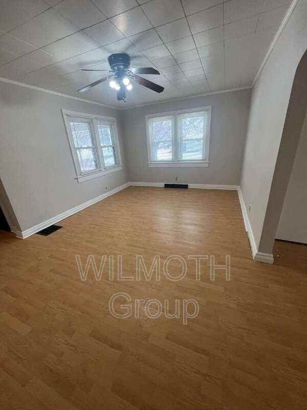 1860 W Wyoming St - Photo 3 of 16