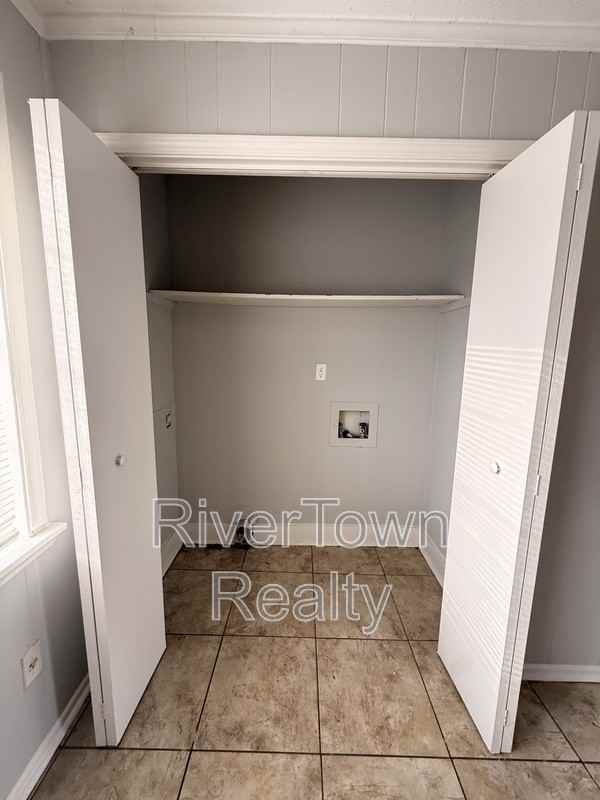 6345 Greenbriar Dr - Photo 5 of 6