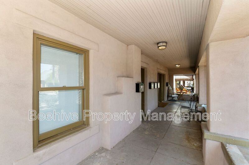1301 W Monroe St #4 - Photo 7 of 8