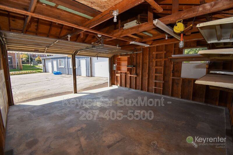 110 N 5th St - Photo 3 of 7