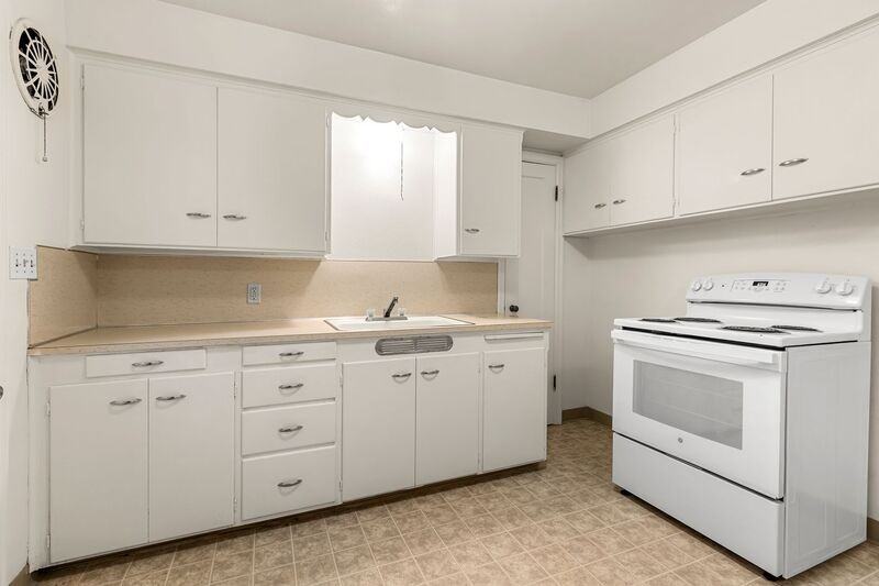 6610 E Burnside St - Photo 5 of 13