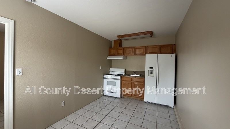 43714 Aztec St - Photo 4 of 8