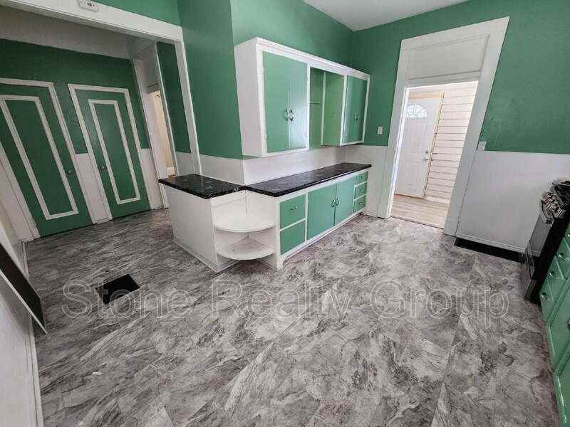 71 S 15th St - Photo 4 of 11