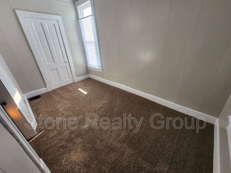 71 S 15th St - Photo 6 of 11