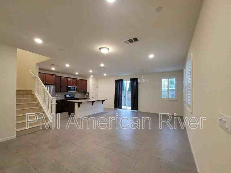 8183 Kramer Ranch Ln - Photo 3 of 23