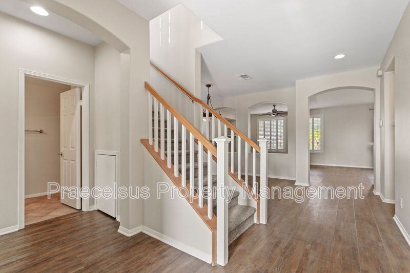 421 Corte Calypso - Photo 2 of 26