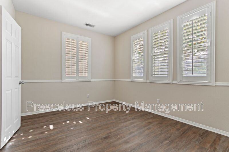 421 Corte Calypso - Photo 3 of 26