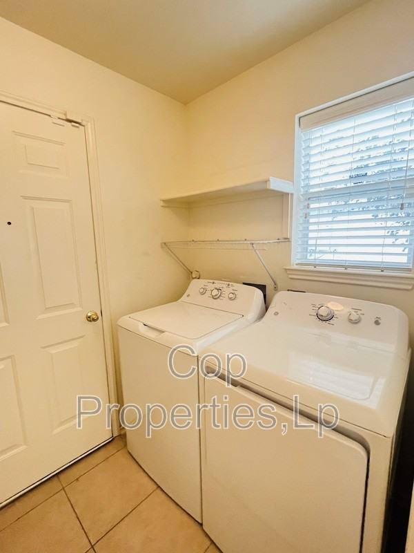 9819 Autumn Pl - Photo 4 of 8