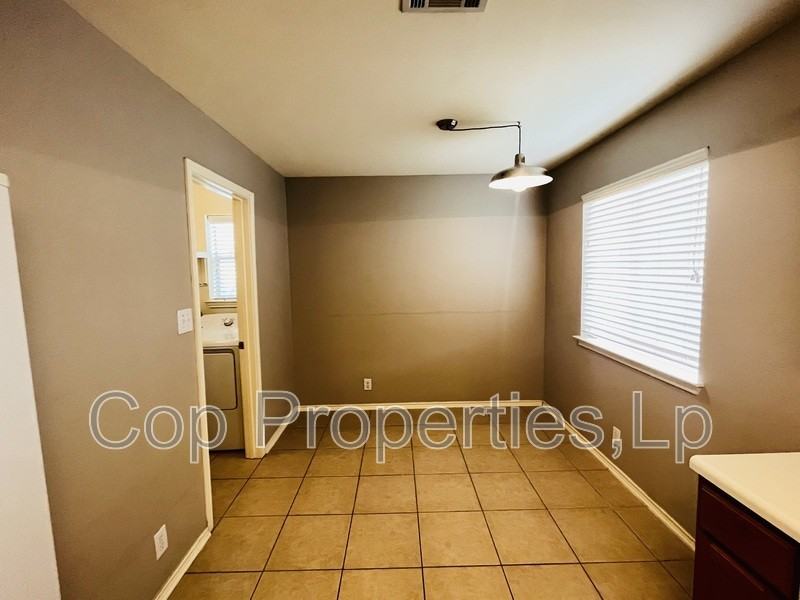 9819 Autumn Pl - Photo 7 of 8