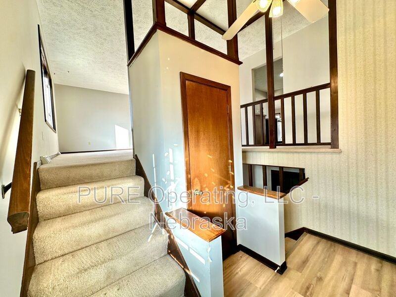 13007 S 35th St - Photo 4 of 50