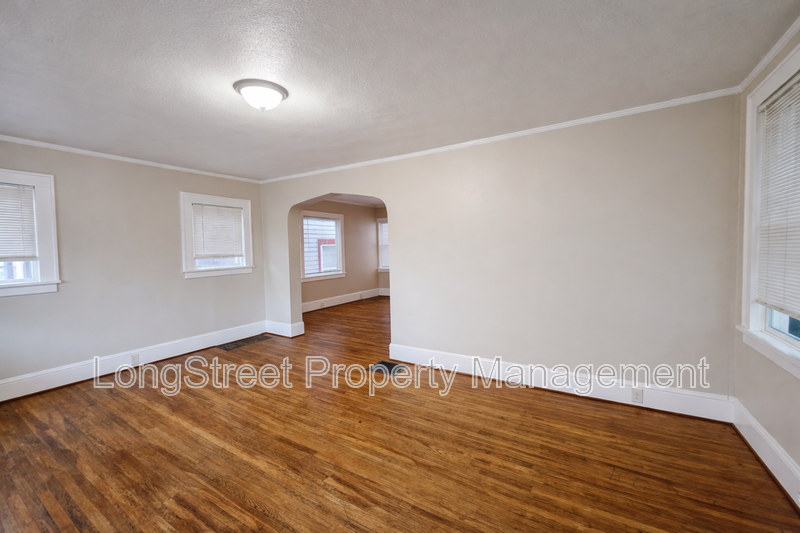 634 Sw Grant St #1 - Photo 6 of 24