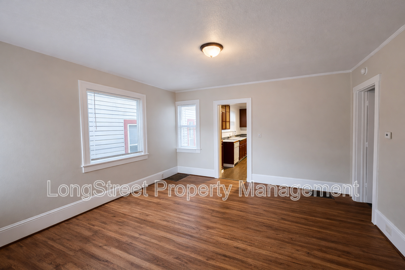 634 Sw Grant St #1 - Photo 7 of 24