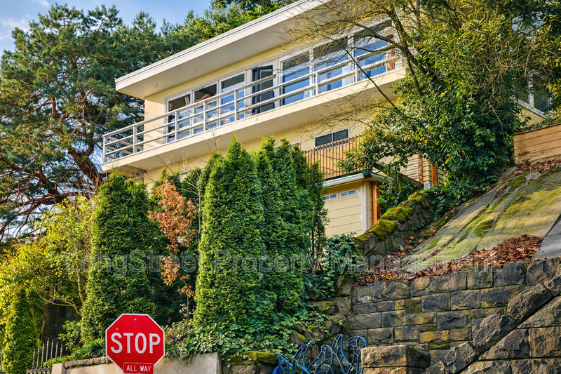 801 Sw Broadway Dr - Photo 2 of 18