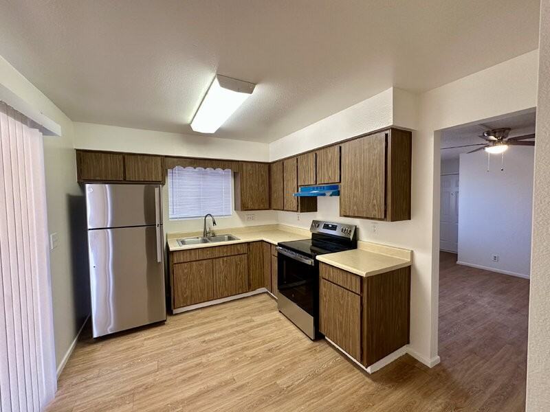 6746 E Dallas St - Photo 4 of 9