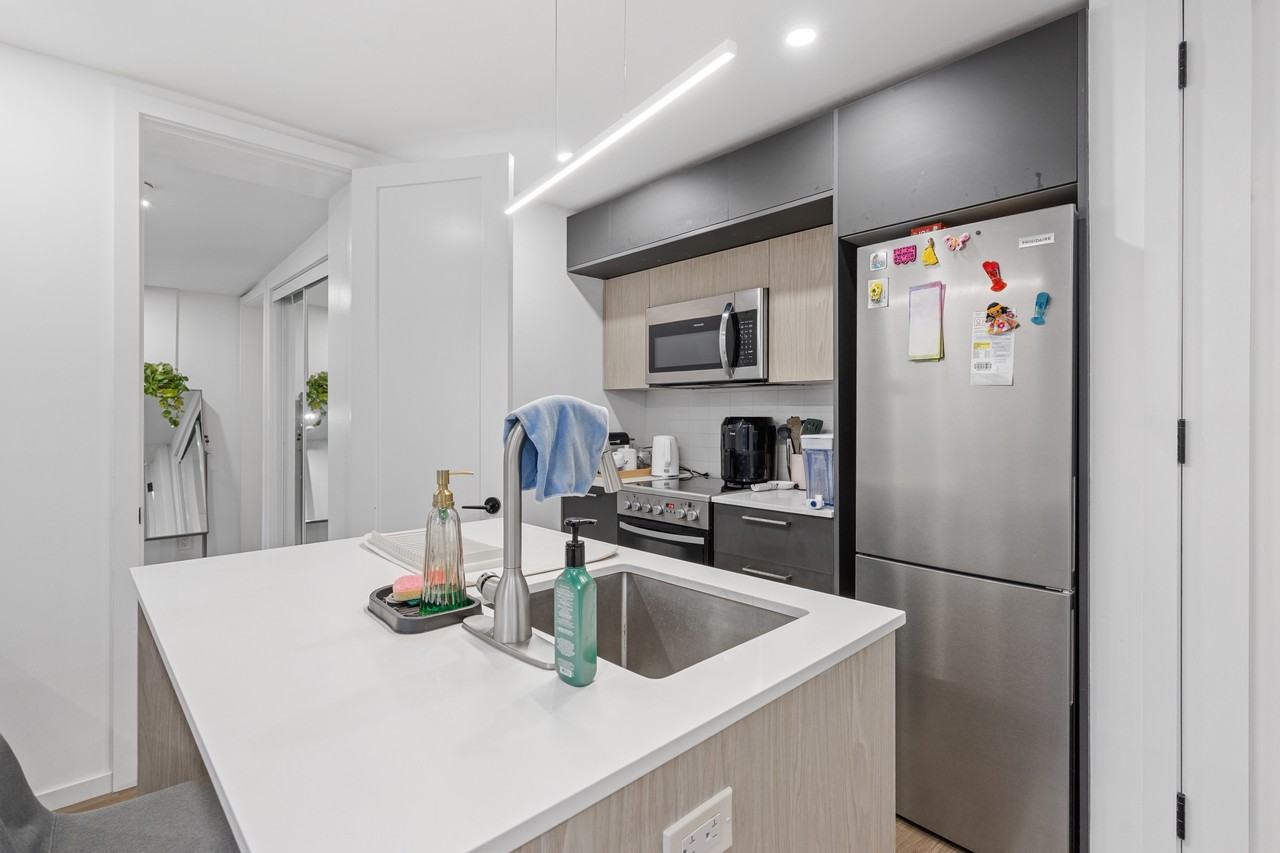 1989 Yonge Street ##303 - Photo 2 of 14