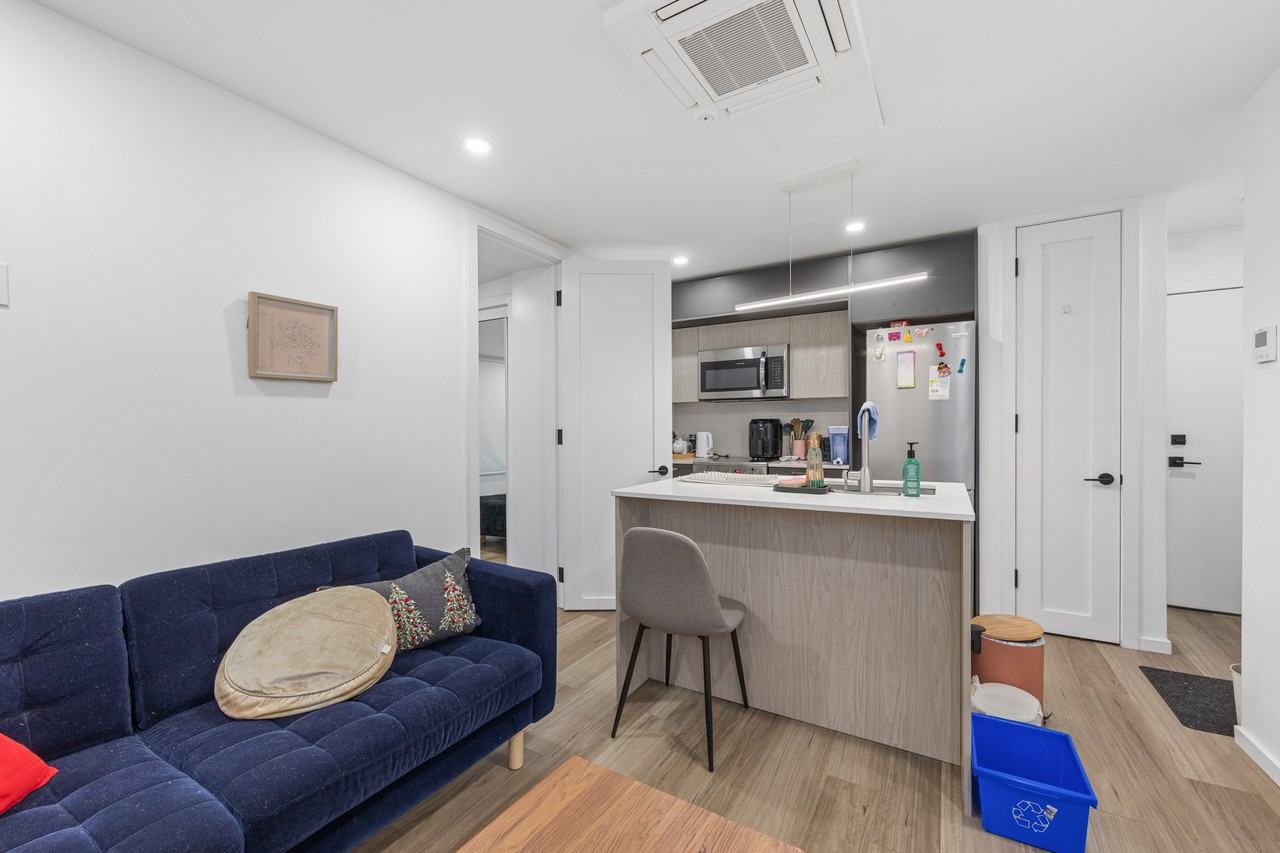 1989 Yonge Street ##303 - Photo 4 of 14