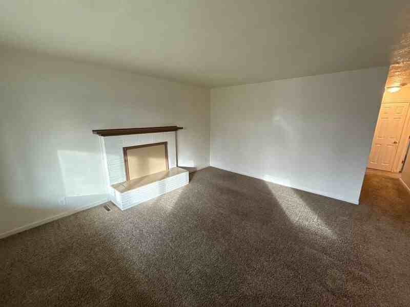 1215 Nw 11th St - Photo 2 of 37