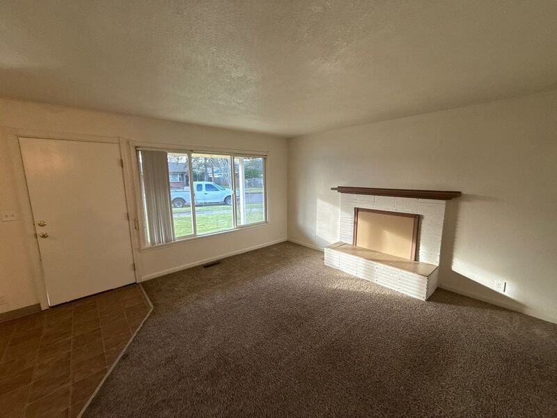 1215 Nw 11th St - Photo 5 of 37