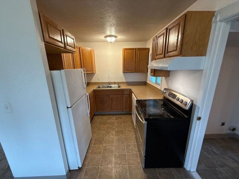 1215 Nw 11th St - Photo 7 of 37