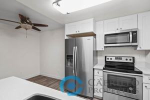 featured image of 1016 Hornblend St #5