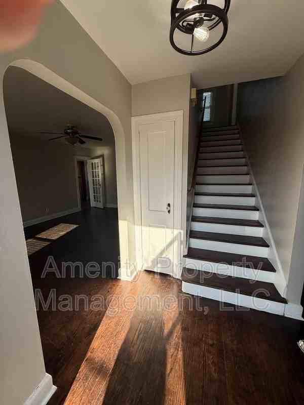 325 67th St - Photo 2 of 22