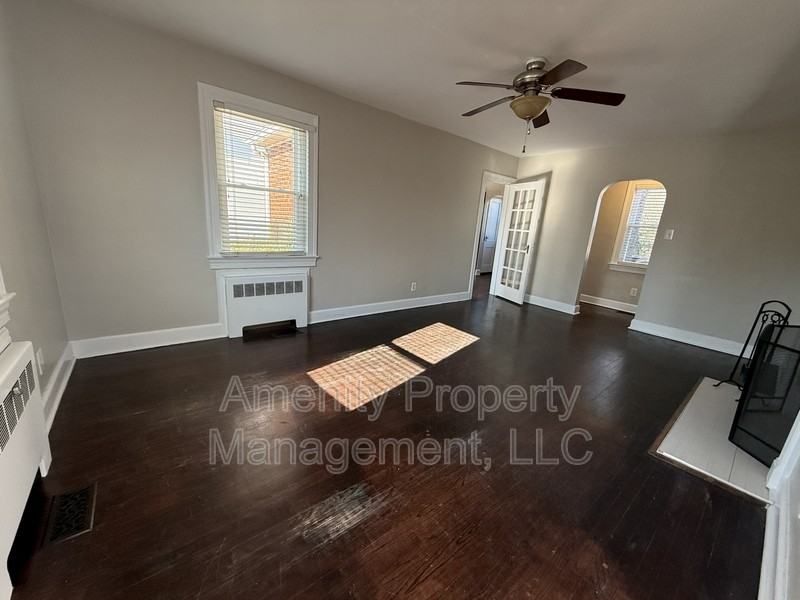 325 67th St - Photo 3 of 22