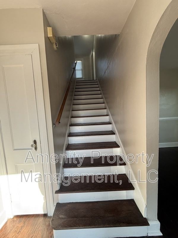 325 67th St - Photo 4 of 22