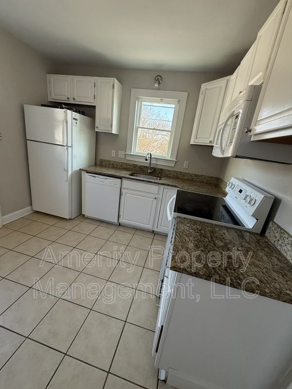 325 67th St - Photo 7 of 22